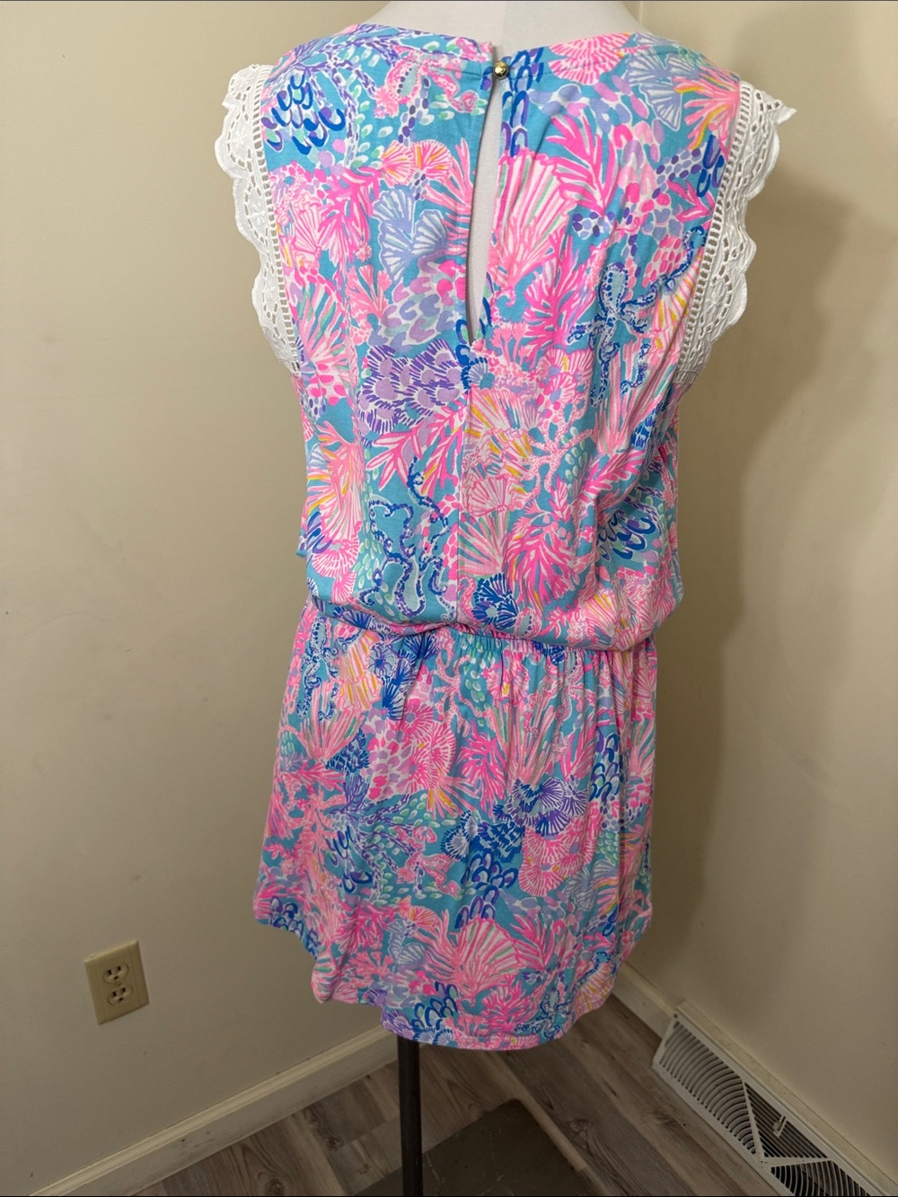 Lily Pulitzer Agee Romper Women’s size large. - Picture 3 of 6